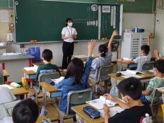 教育実習の先生の授業 - 半田市立乙川小学校